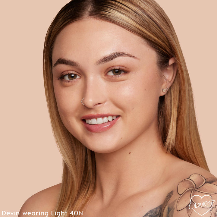 Light 40 N - Refined Timeless Complexion Set